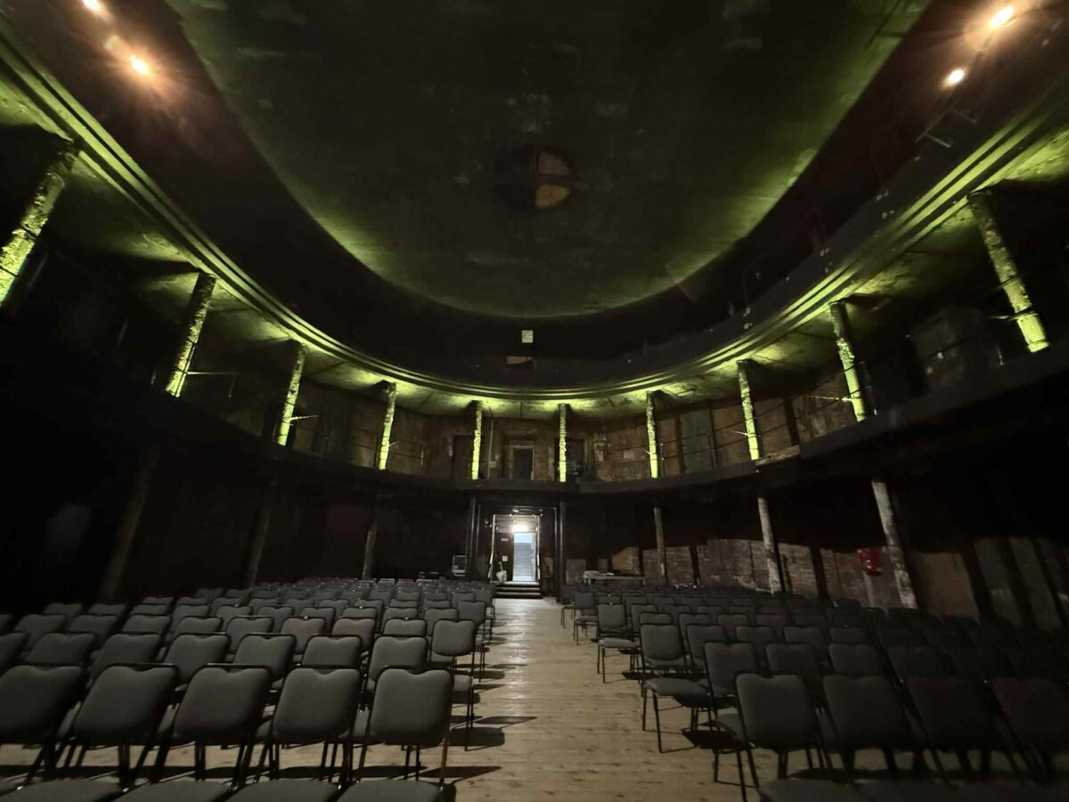 Nowy etap dla Ruin Teatru Victoria - inwestycja coraz bliżej Ruiny Teatru Victoria w Gliwicach wchodzą w nowy etap swojej historii. Obiekt, który dotąd pełnił głównie rolę sezonowej sceny i miejsca o symbolicznym znaczeniu, ma szansę stać się centralnym punktem szerzej zakrojonego projektu rewitalizacji tej części Śródmieścia.